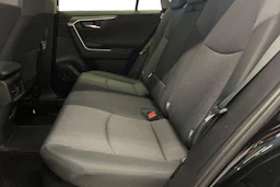 Musta Toyota RAV4 2021 kuva 8.