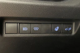 Musta Toyota RAV4 2021 kuva 16.