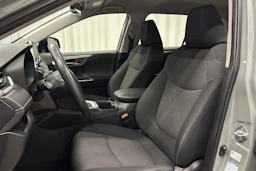 Toyota RAV4 2022 kuva 13.