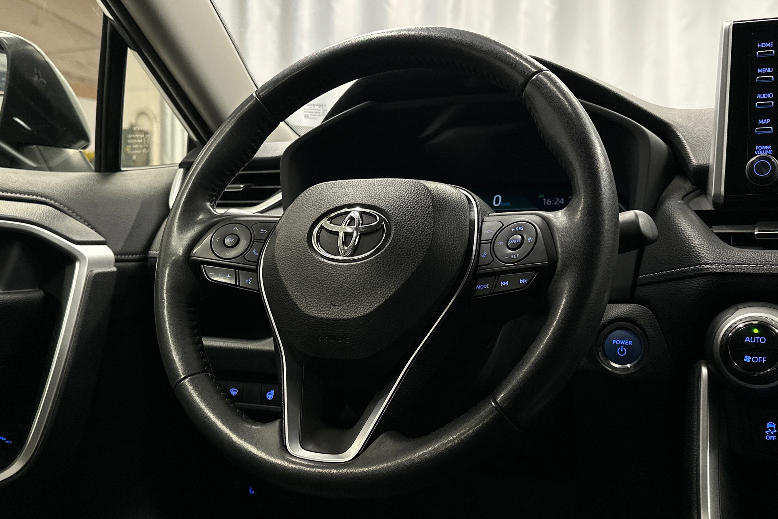 Toyota RAV4 2022 kuva 14.