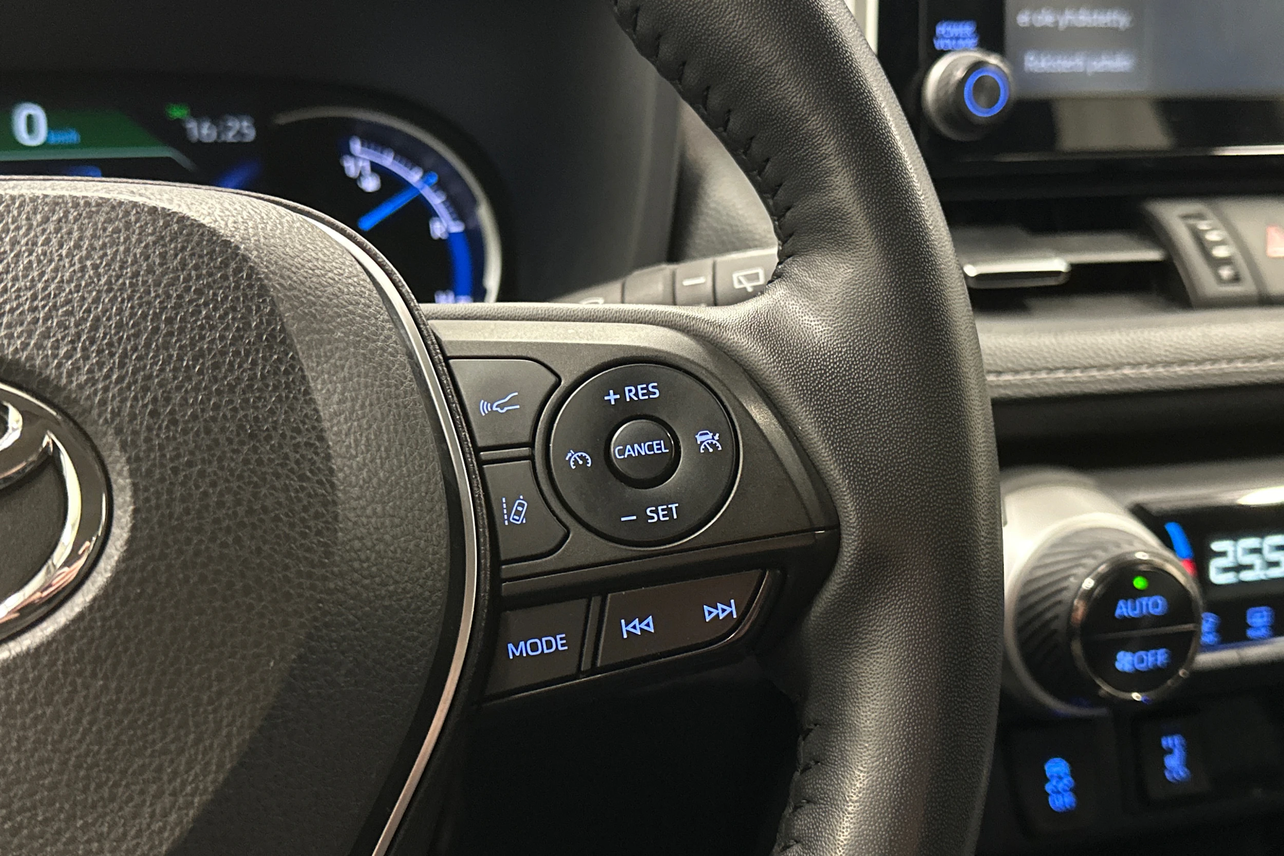 Toyota RAV4 2022 kuva 16.