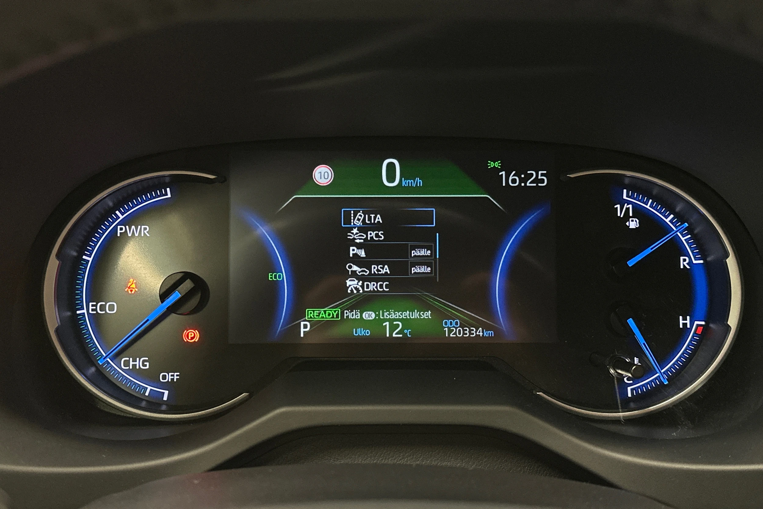 Toyota RAV4 2022 kuva 17.