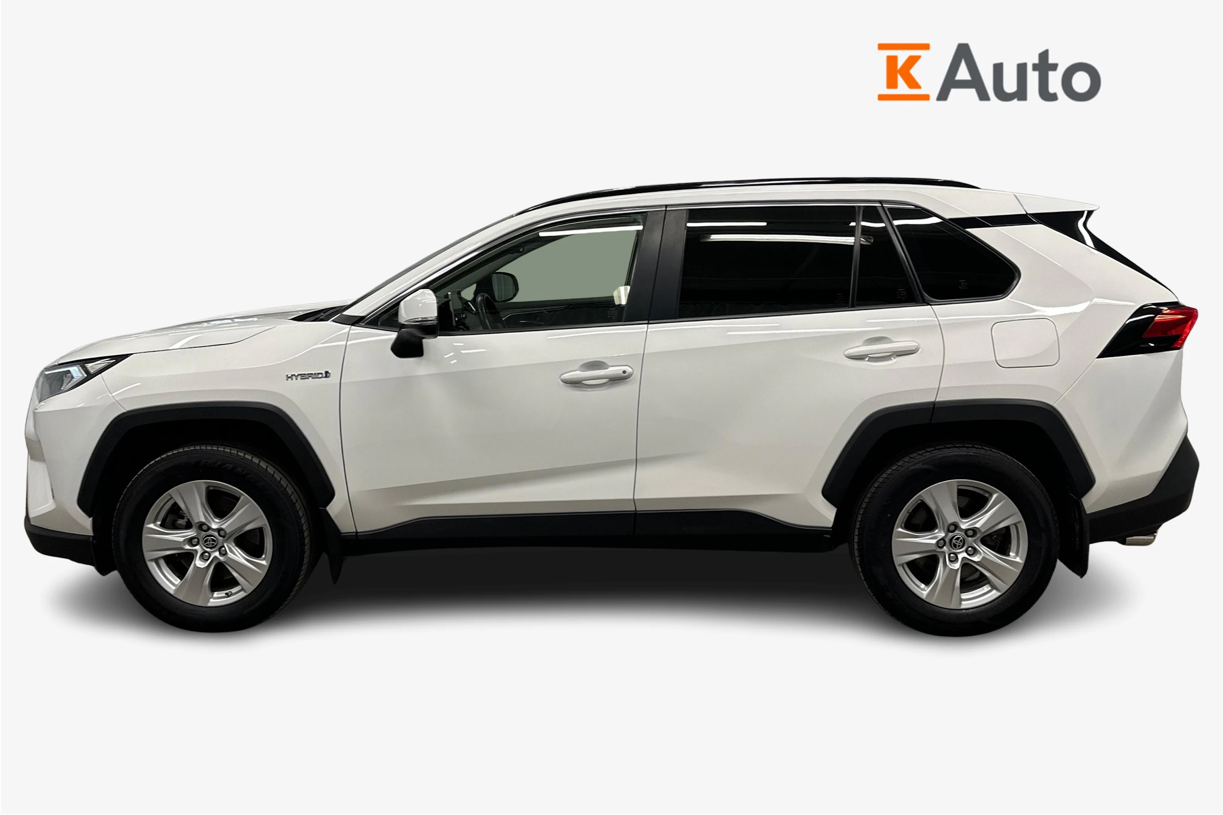 valkoinen Toyota RAV4 2022 kuva 5.
