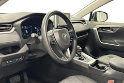 valkoinen Toyota RAV4 2022 kuva 6.