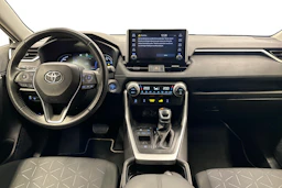 valkoinen Toyota RAV4 2022 kuva 7.