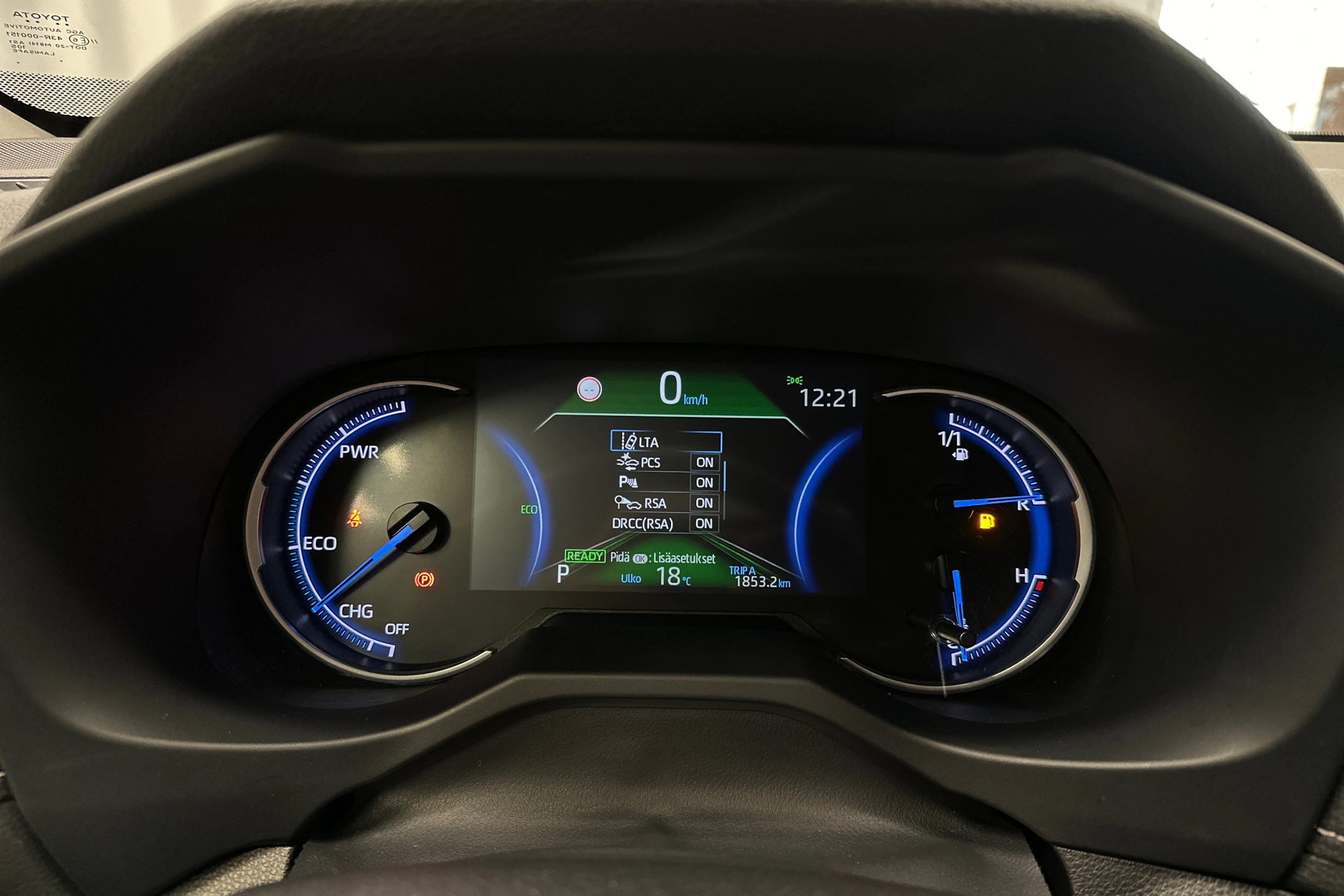 valkoinen Toyota RAV4 2022 kuva 13.