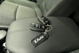 valkoinen Toyota RAV4 2022 kuva 22.