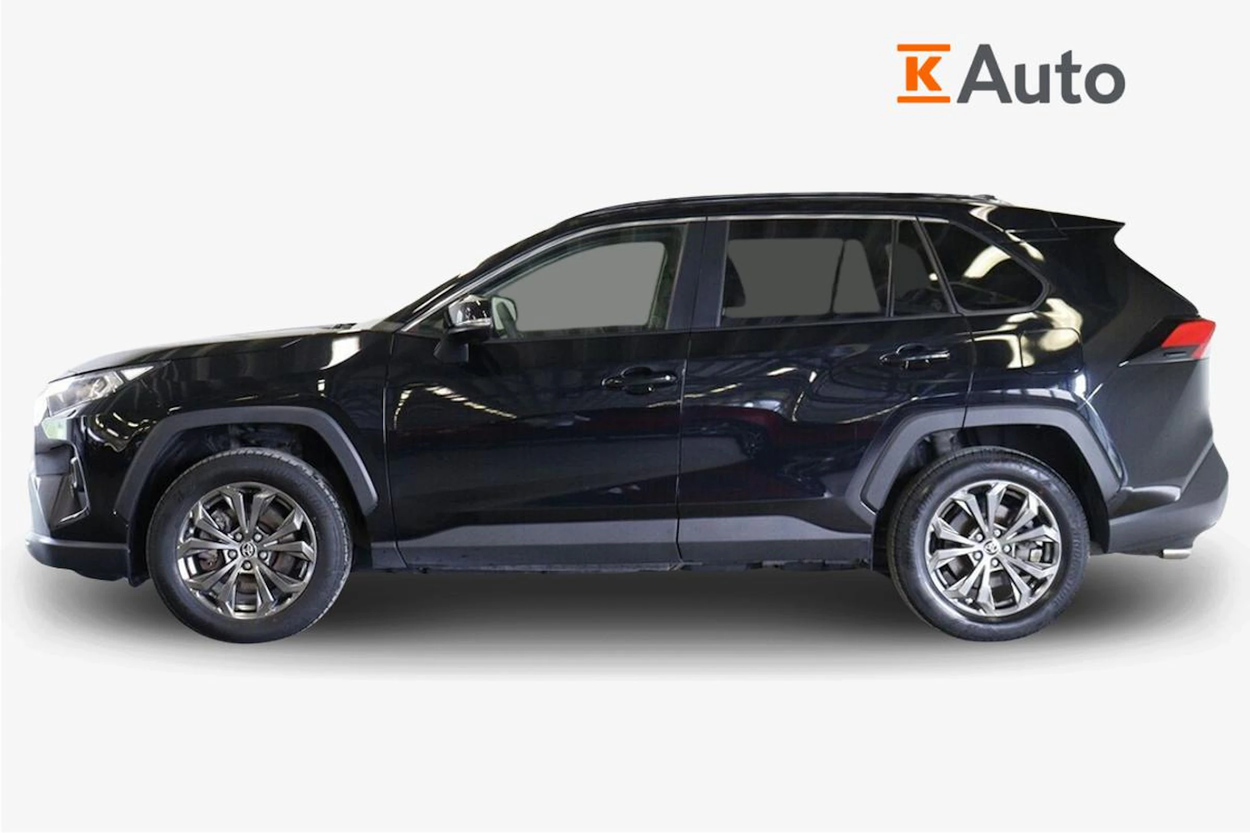 musta Toyota RAV4 2022 kuva 3.