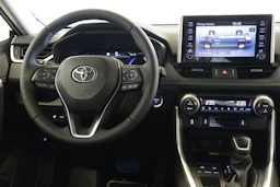 musta Toyota RAV4 2022 kuva 7.