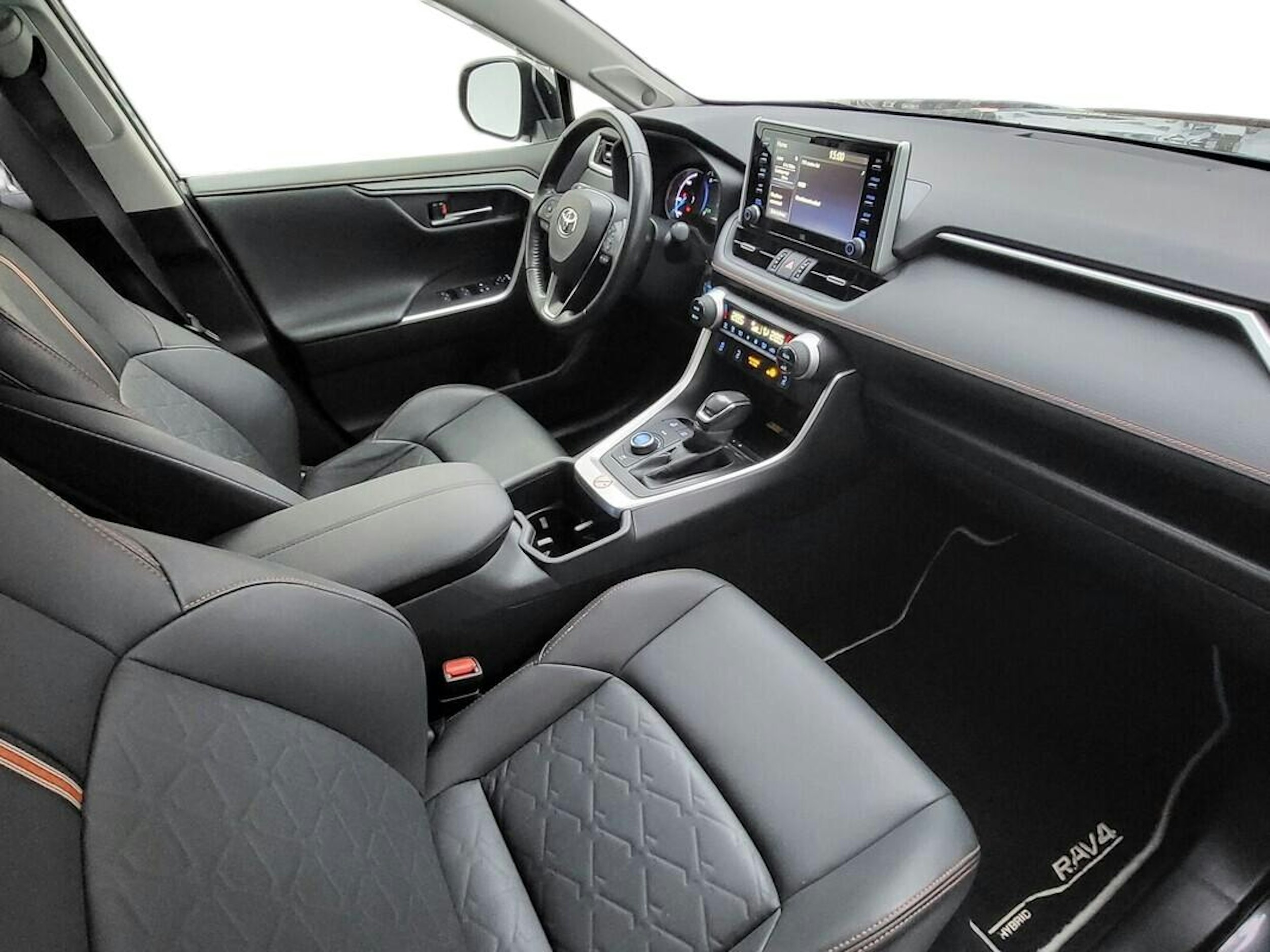 harmaa Toyota RAV4 2022 kuva 3.