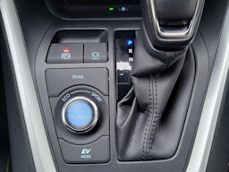 harmaa Toyota RAV4 2022 kuva 9.