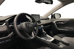 harmaa Toyota RAV4 2022 kuva 8.