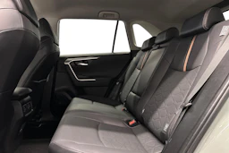 harmaa Toyota RAV4 2022 kuva 11.