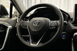 harmaa Toyota RAV4 2022 kuva 19.