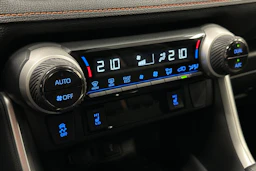 harmaa Toyota RAV4 2022 kuva 25.