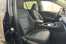 Toyota RAV4 2022 kuva 11.