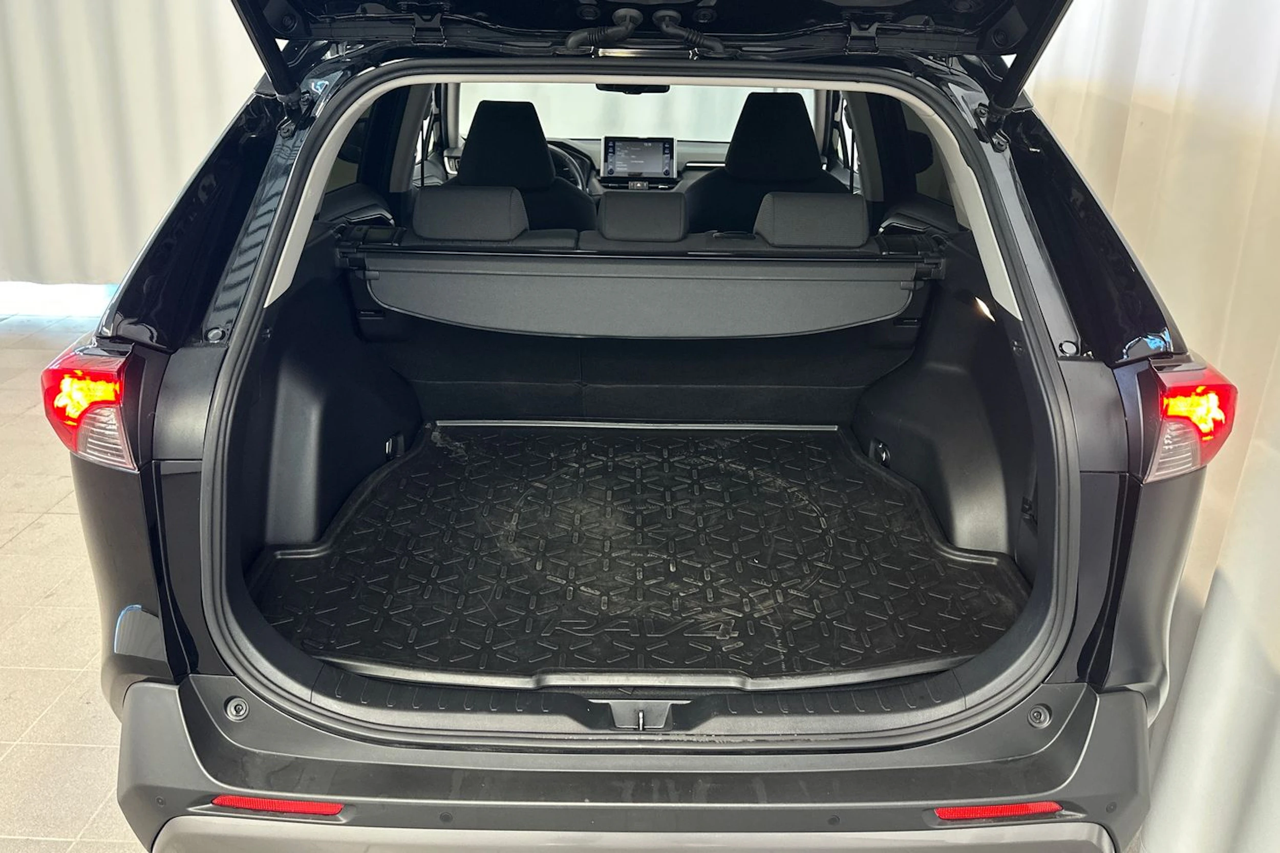 Toyota RAV4 2022 kuva 13.
