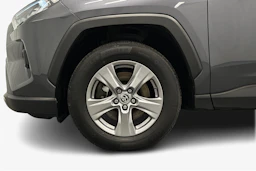 harmaa Toyota RAV4 2022 kuva 12.