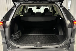 harmaa Toyota RAV4 2022 kuva 15.