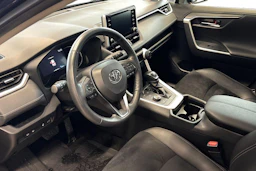 musta Toyota RAV4 2022 kuva 6.