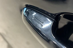 musta Toyota RAV4 2022 kuva 17.