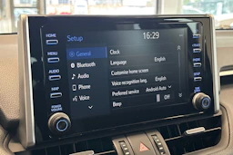 musta Toyota RAV4 2022 kuva 27.