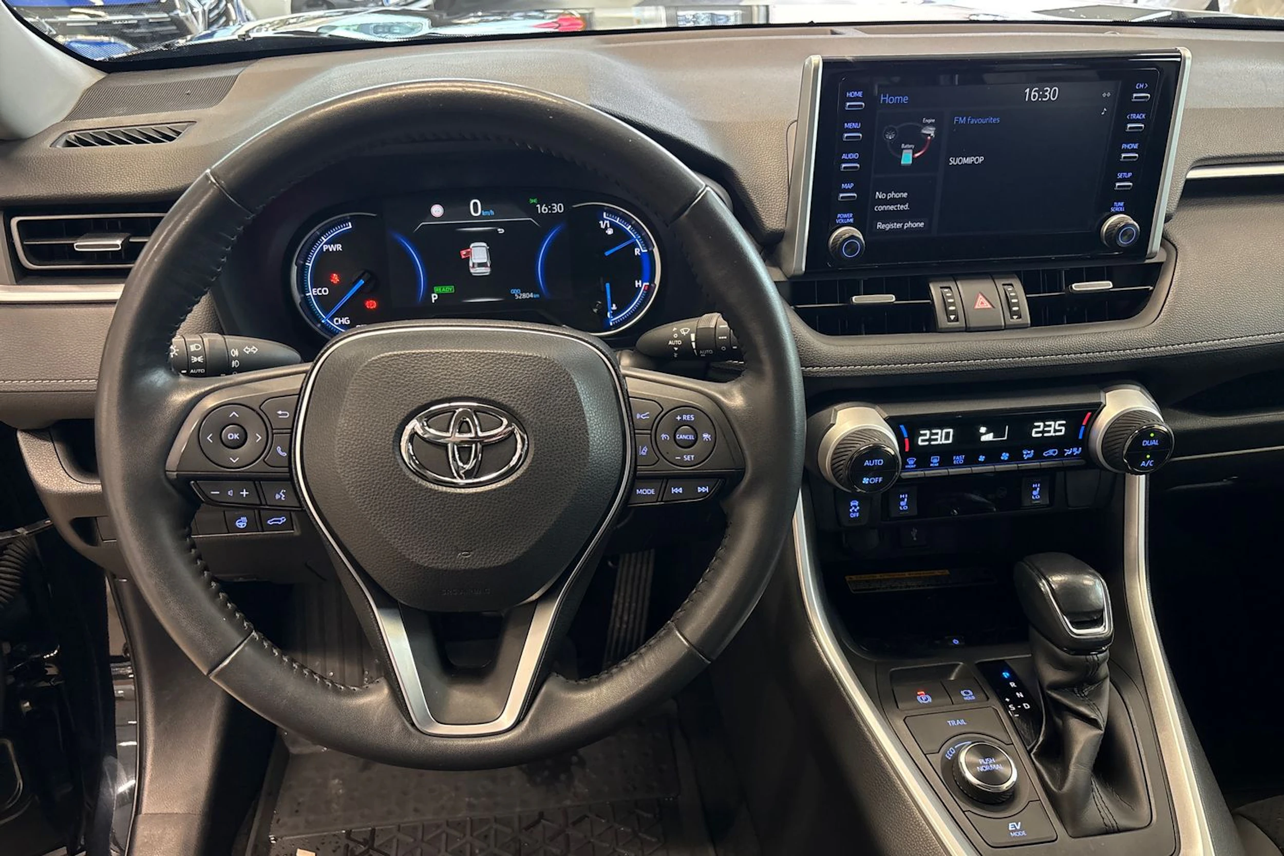 musta Toyota RAV4 2022 kuva 30.