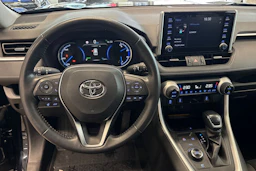 musta Toyota RAV4 2022 kuva 30.