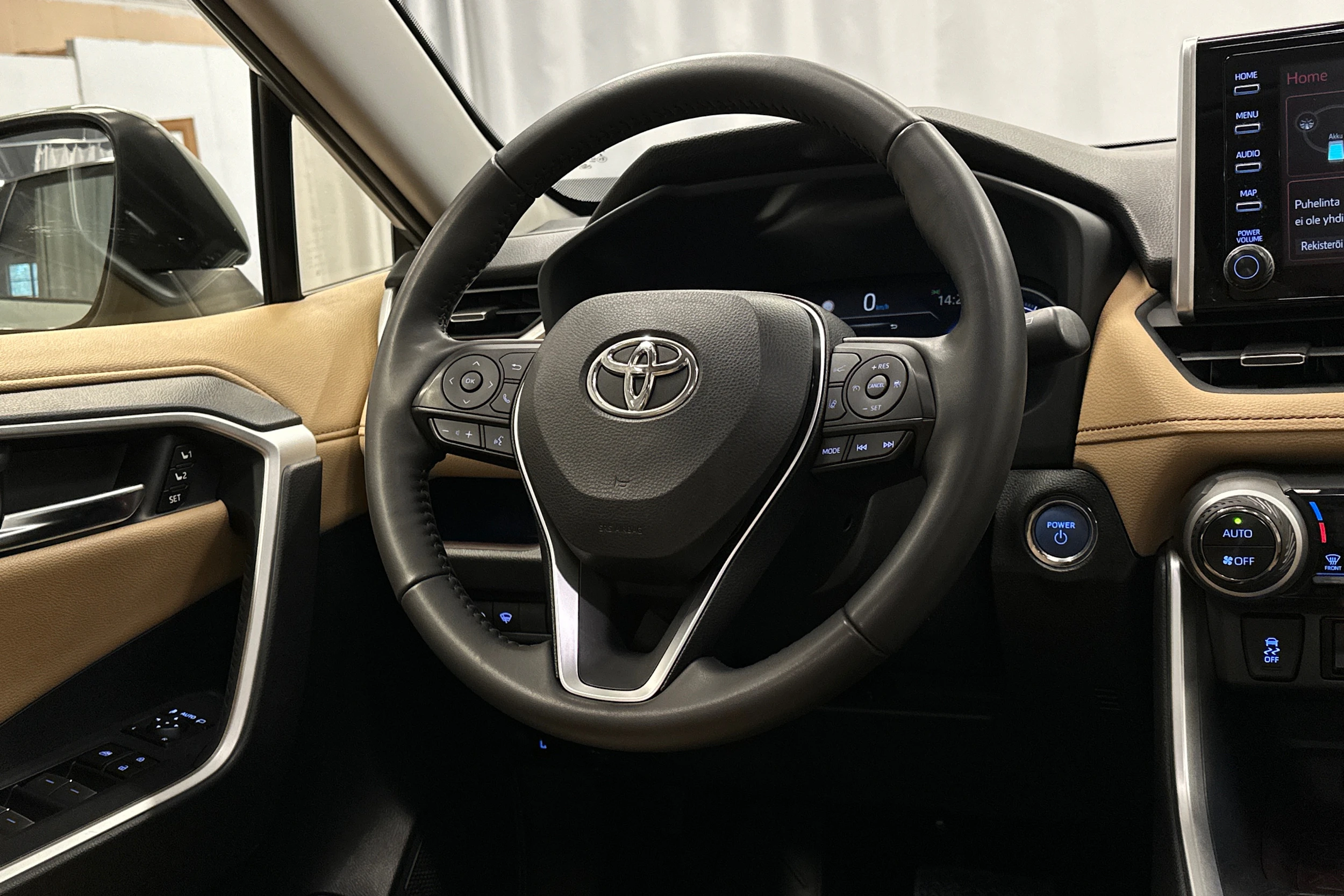 harmaa Toyota RAV4 2022 kuva 20.