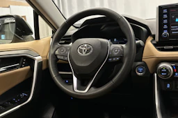 harmaa Toyota RAV4 2022 kuva 20.