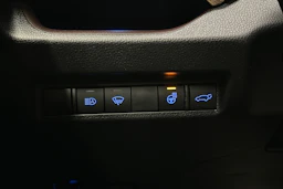 harmaa Toyota RAV4 2022 kuva 23.