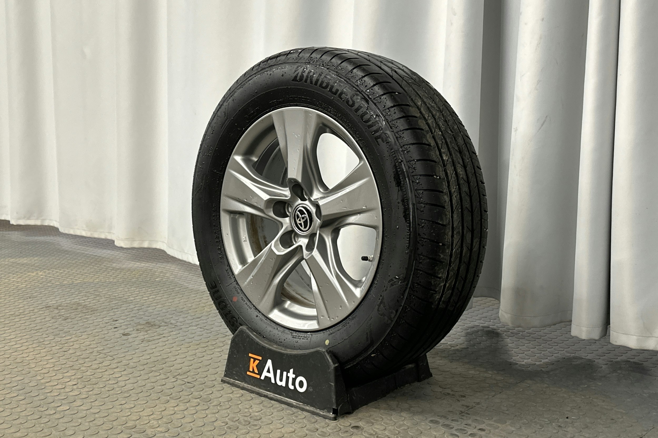 hopea Toyota RAV4 2022 kuva 10.