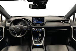 harmaa Toyota RAV4 2022 kuva 7.