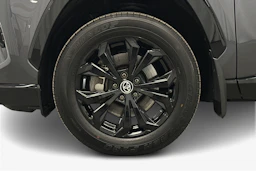 harmaa Toyota RAV4 2022 kuva 9.