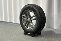 harmaa Toyota RAV4 2022 kuva 10.