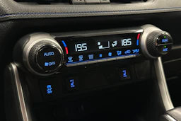 harmaa Toyota RAV4 2022 kuva 21.