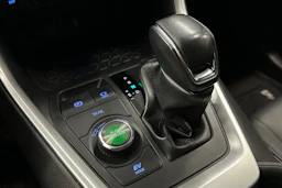 harmaa Toyota RAV4 2022 kuva 22.