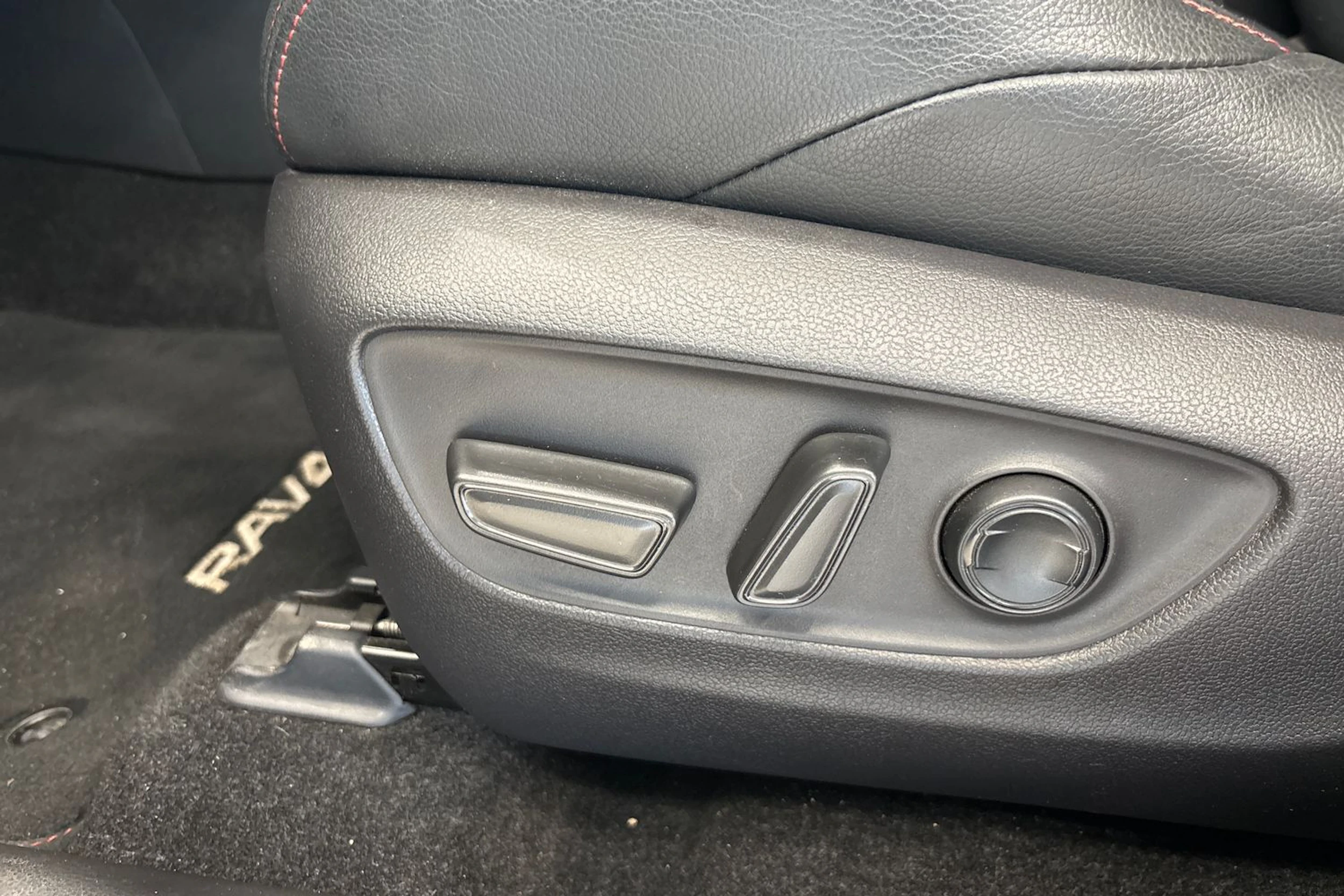 Sininen Toyota RAV4 2022 kuva 20.