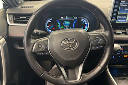 Sininen Toyota RAV4 2022 kuva 21.