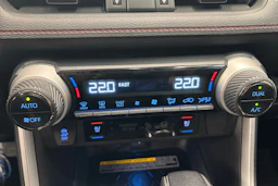 Sininen Toyota RAV4 2022 kuva 29.