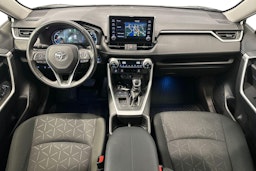 valkoinen Toyota RAV4 2022 kuva 9.