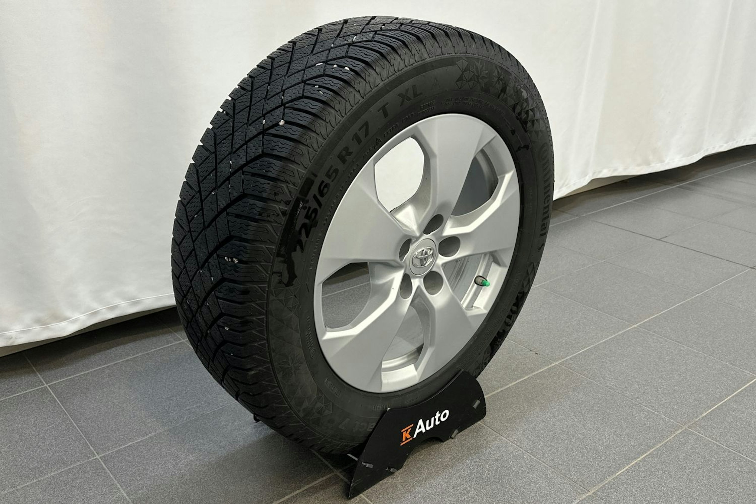 valkoinen Toyota RAV4 2022 kuva 19.