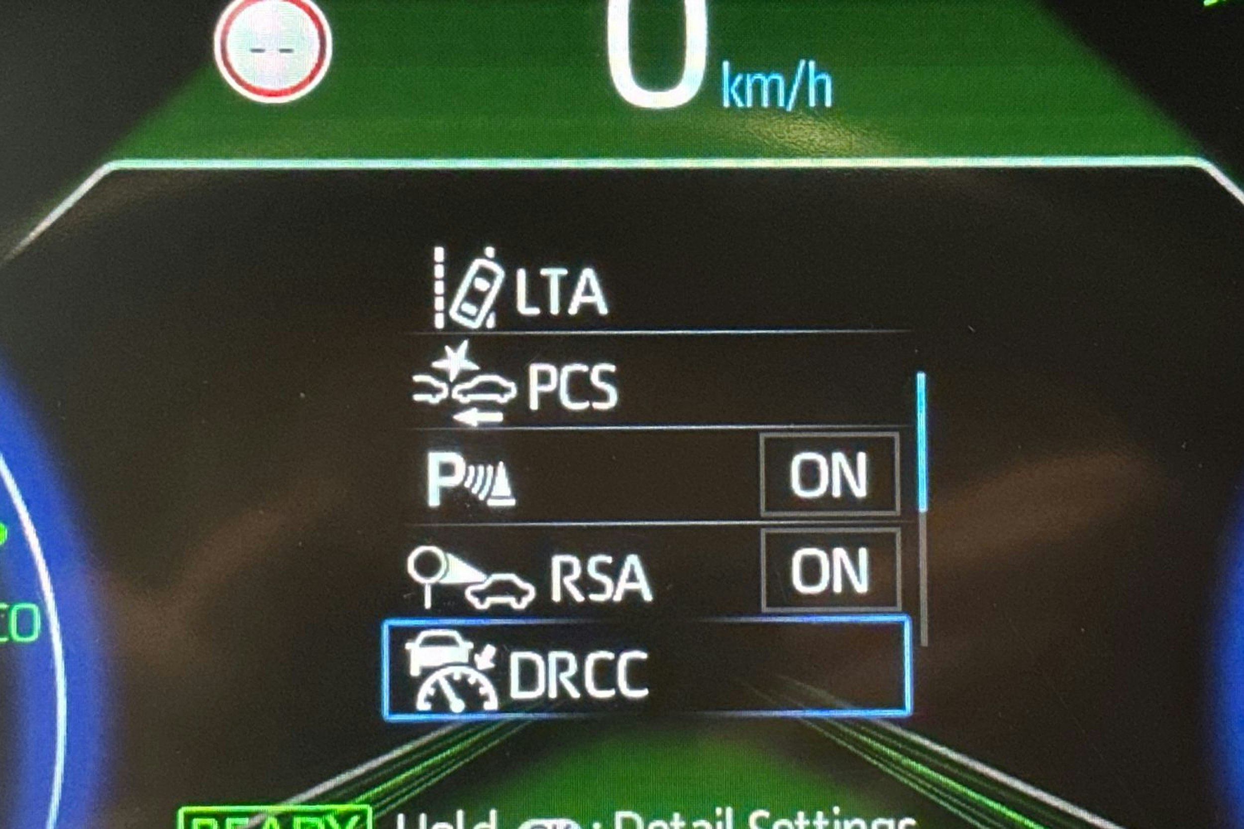 valkoinen Toyota RAV4 2022 kuva 21.