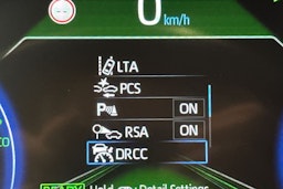 valkoinen Toyota RAV4 2022 kuva 21.