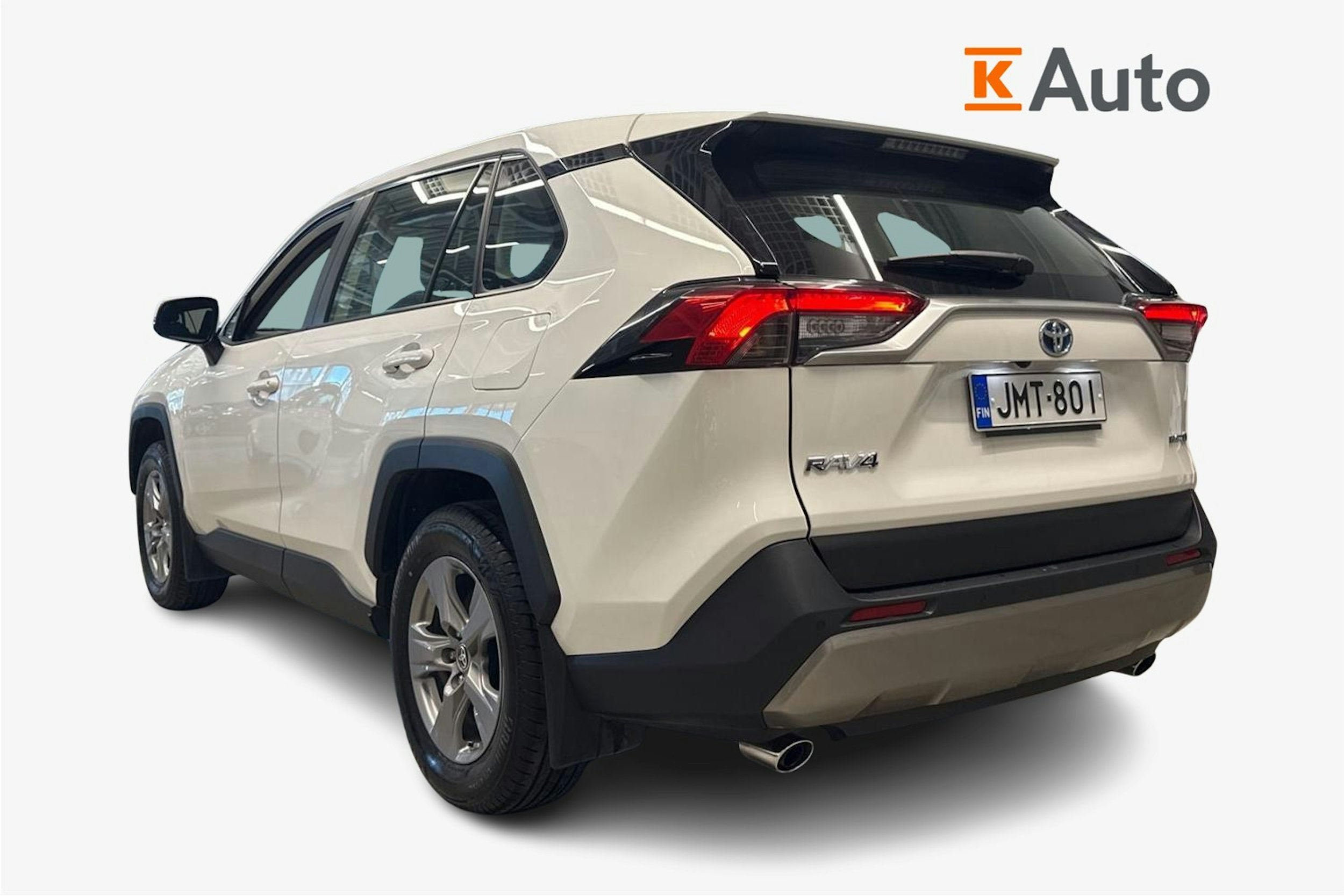 valkoinen Toyota RAV4 2022 kuva 2.