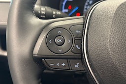 valkoinen Toyota RAV4 2022 kuva 12.