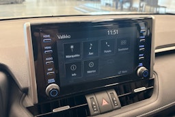 valkoinen Toyota RAV4 2022 kuva 19.