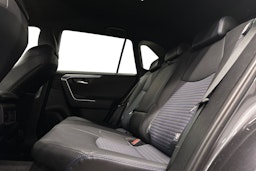 harmaa Toyota RAV4 2022 kuva 10.