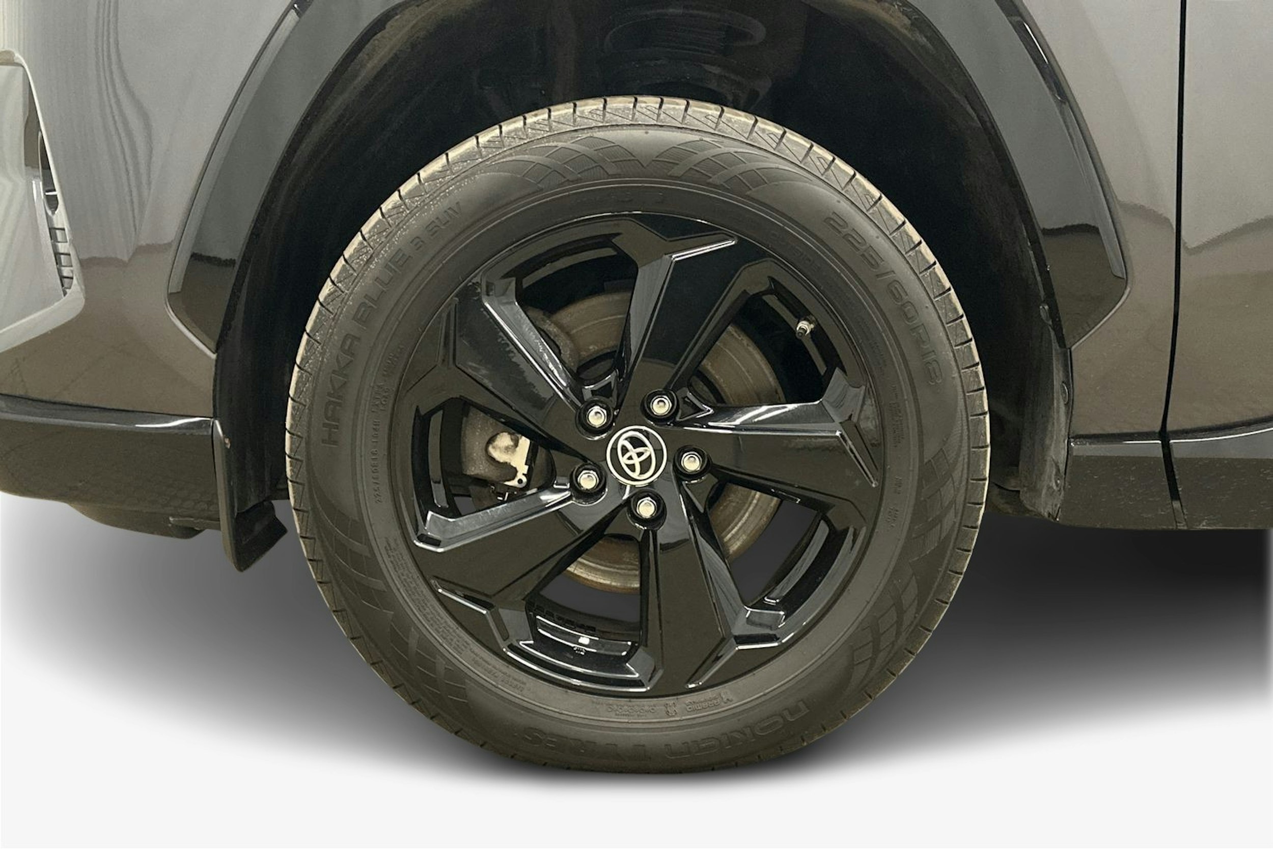 harmaa Toyota RAV4 2022 kuva 11.