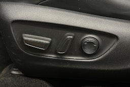 harmaa Toyota RAV4 2022 kuva 19.